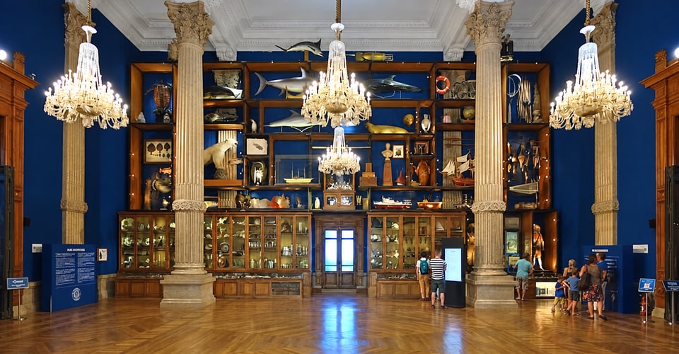 Salle historique du Musée océanographique de Monaco