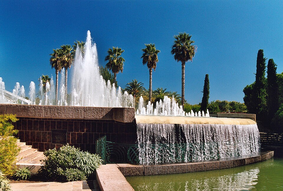 Vue des jardins et fontaines du Parc Phoenix à Nice